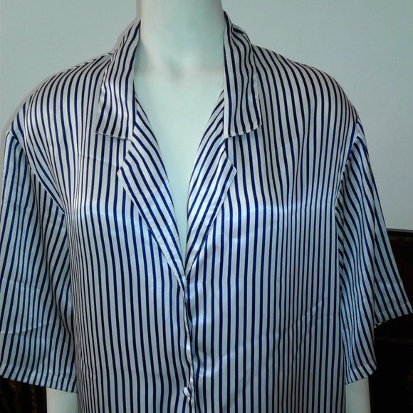 Victoria`s Secret Button Down Sleep Shirt - Large - Picture 4 of 13